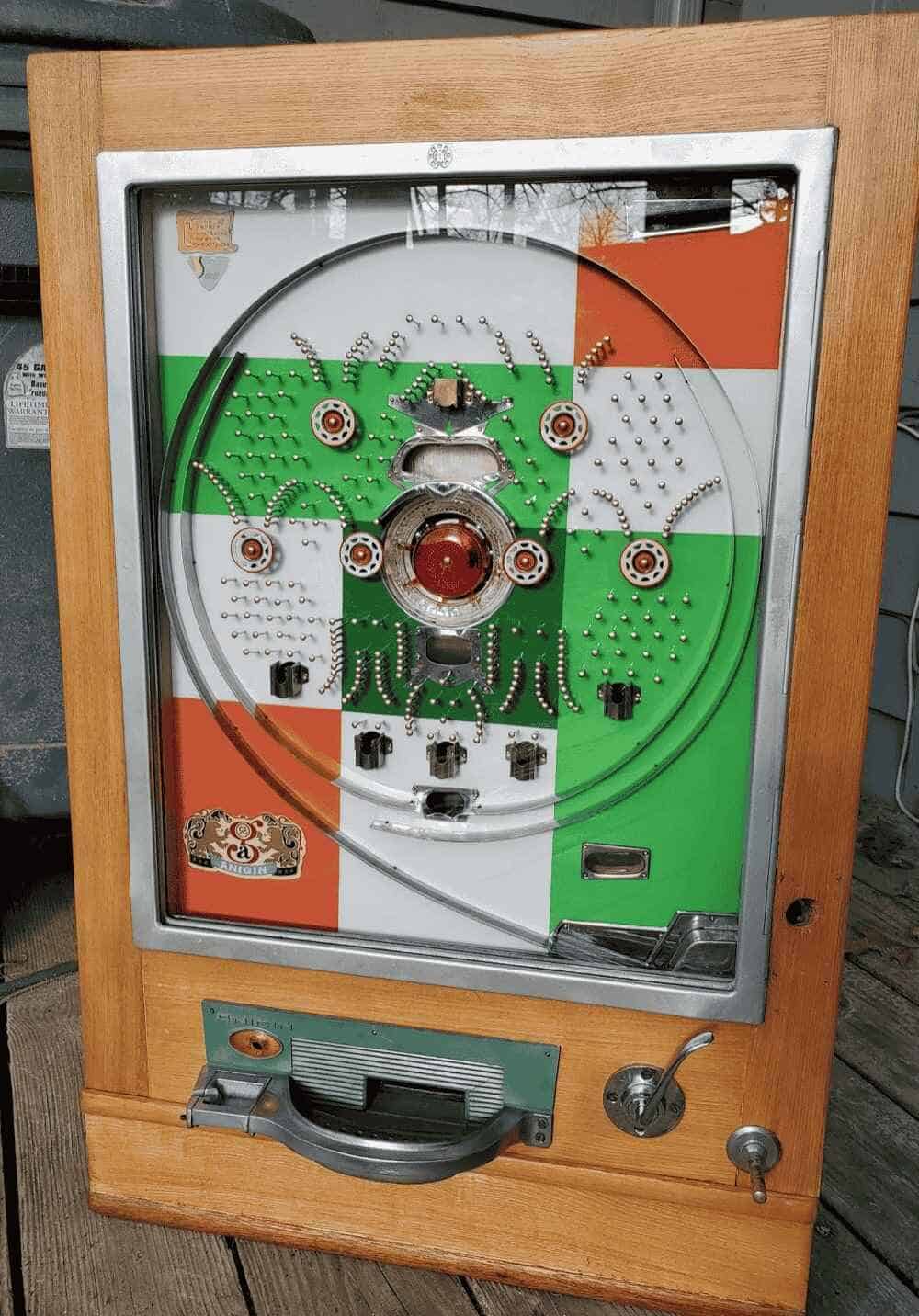 Mechanical_Pachinko_Machine_Backside-Anigin-Single-Shot